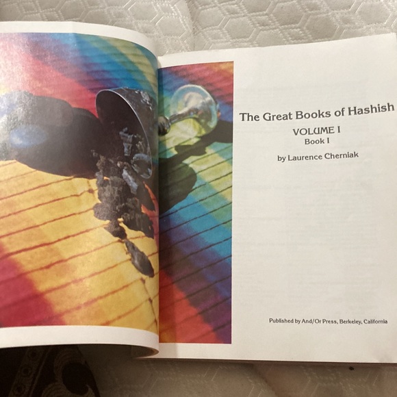 The great books of hashish volume one book one - Picture 2 of 4